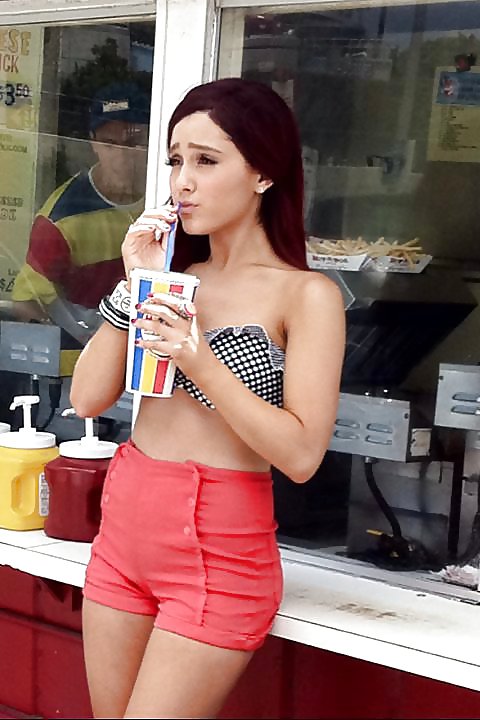 XXX Ariana Grande