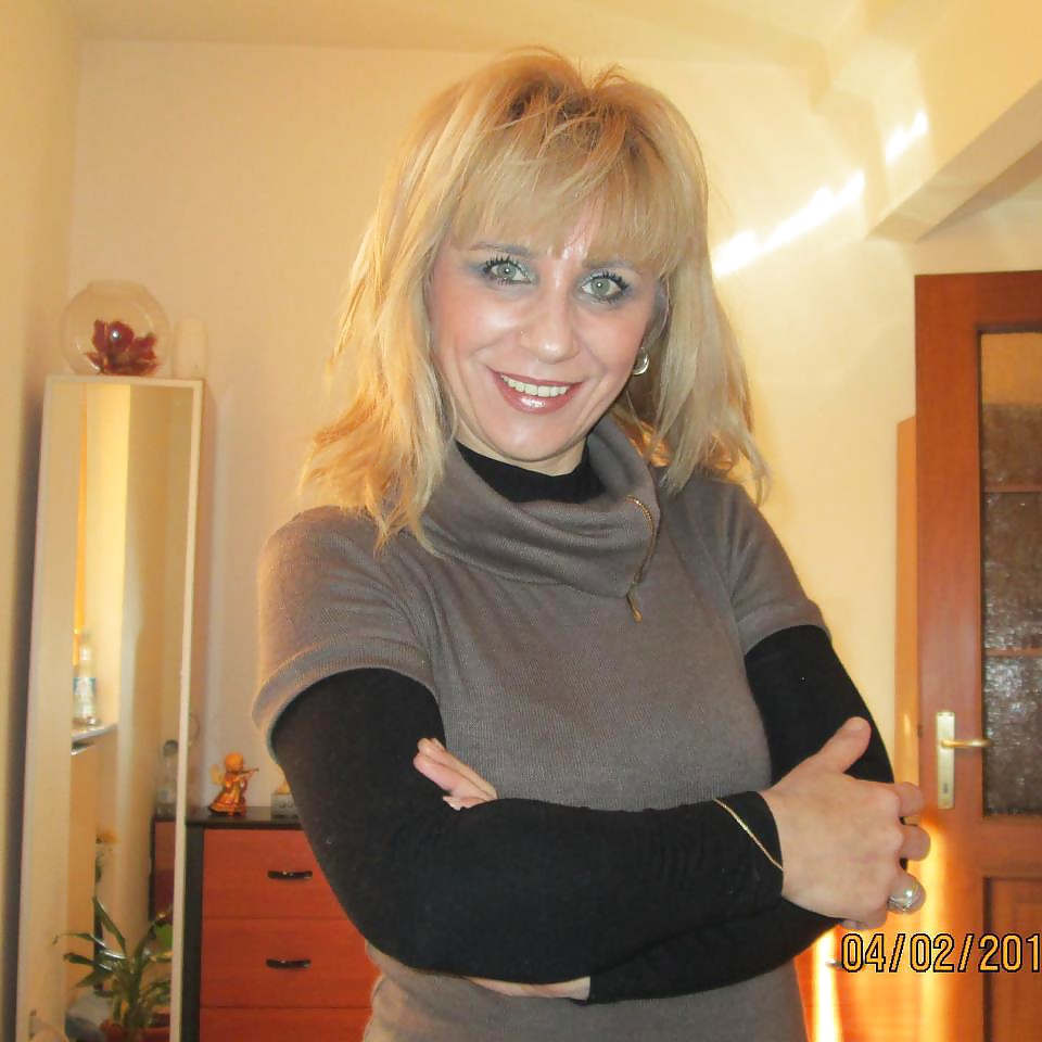 XXX hot blonde mom 2 -45 years