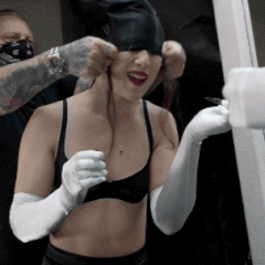 Nô lệ tình dục bị bắt gặp