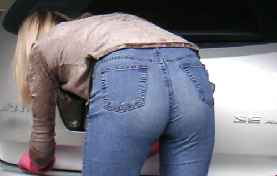 XXX Beautyful asses in jeans - outdoor