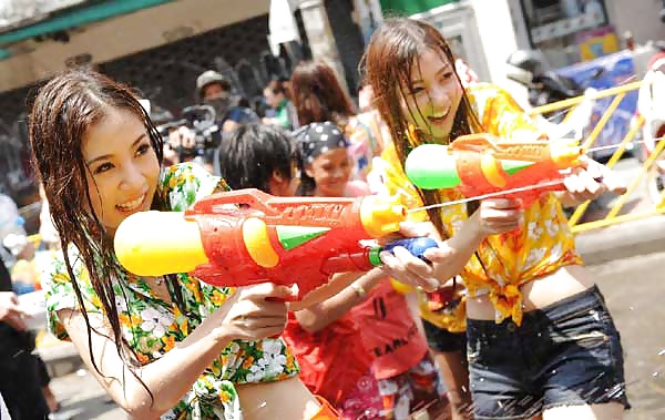 XXX Amateur Self Shot Songkran Festival Thailand Funny Day