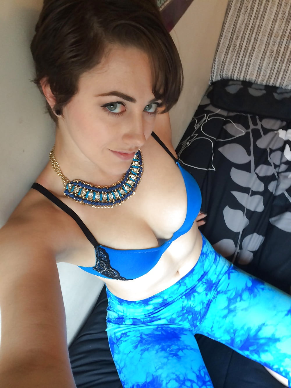 XXX Littile Whore aka Naughtypixiez Selfies