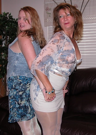 Old And Young Lesbians Share Their Vibrator- 20 Photos 