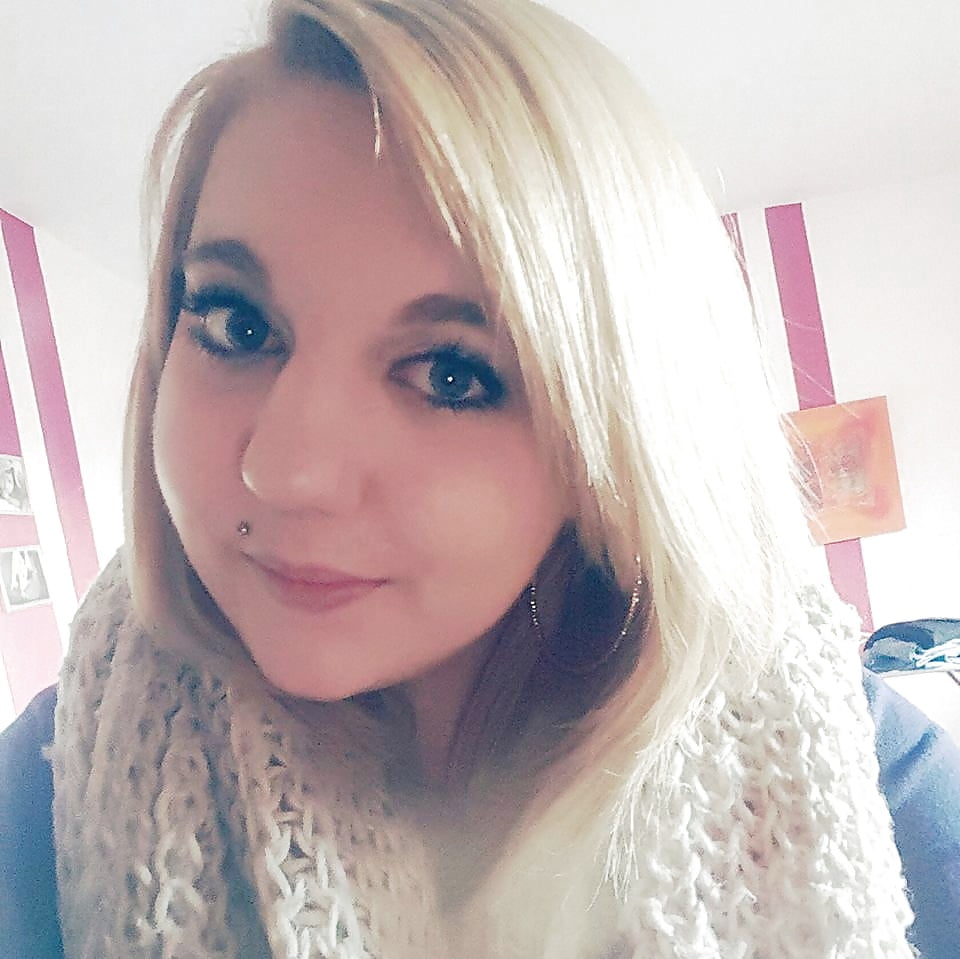 XXX Facebook Slut Lisa