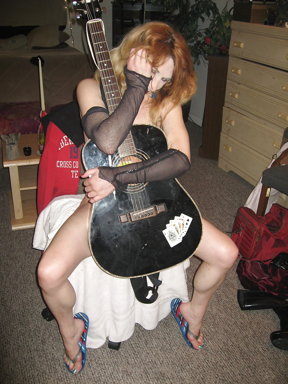 XXX SLUTTY REDHEAD IN FLIP FLOPS