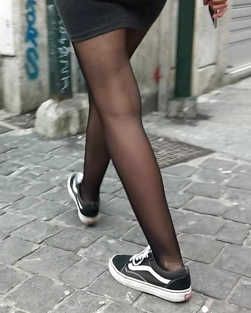 XXX Beauty Legs With Black Stockings (babes) candid