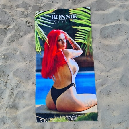 13 Sultry Shots of Bonnie Stylez - Promo Badehandtücher thumbnail