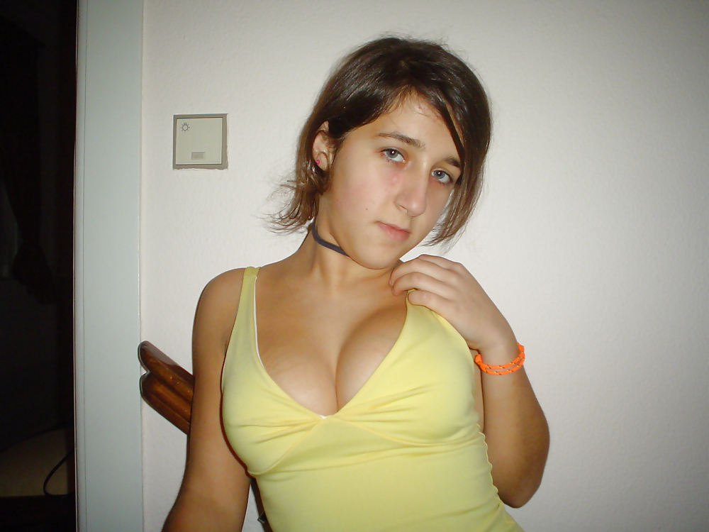 XXX Cute Lesbian Teen