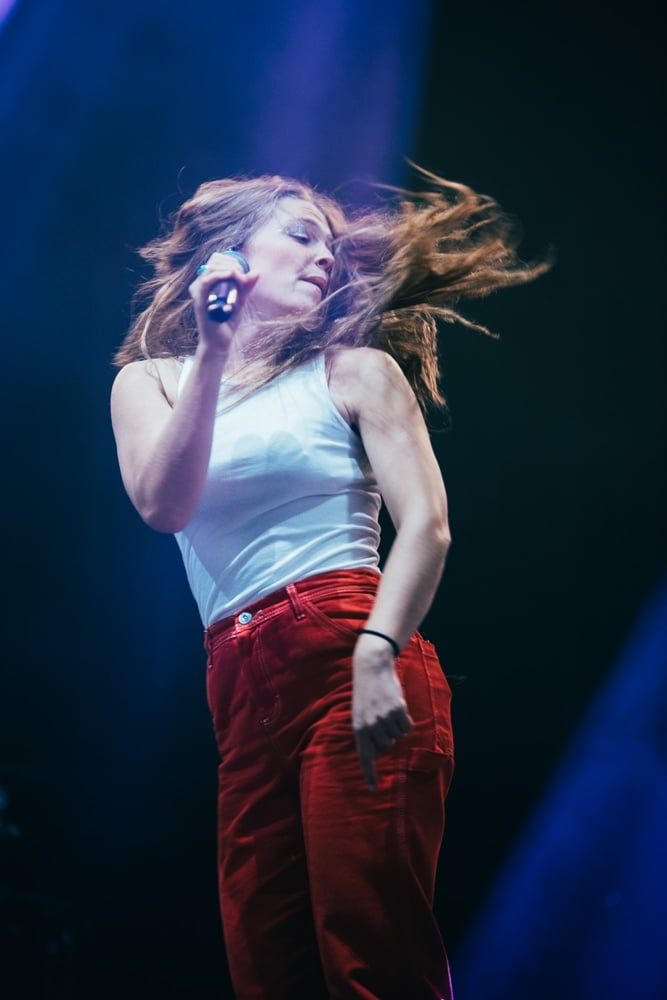 Maggie rogers tits