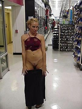 XXX Amateur Flashing in Walmart