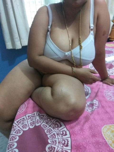 Sexy young Indian lovers- 107 Photos 