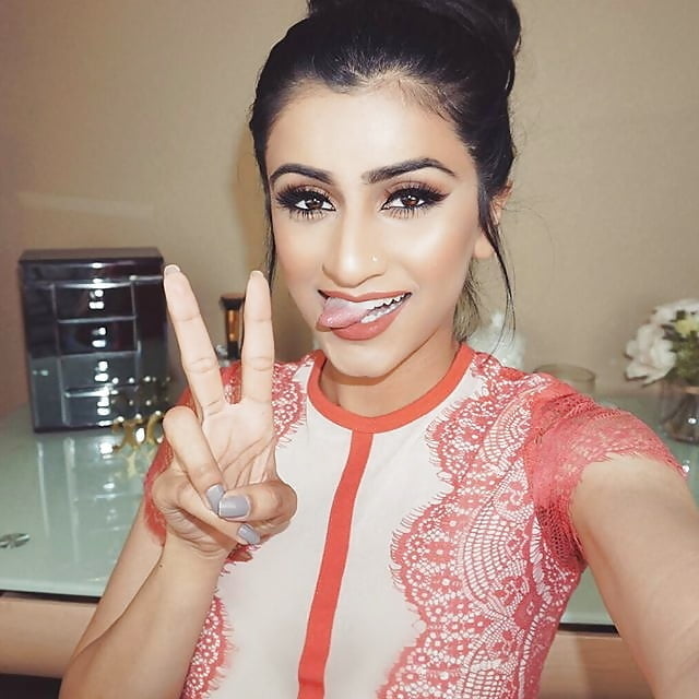 XXX Sexy Indian & Paki babes