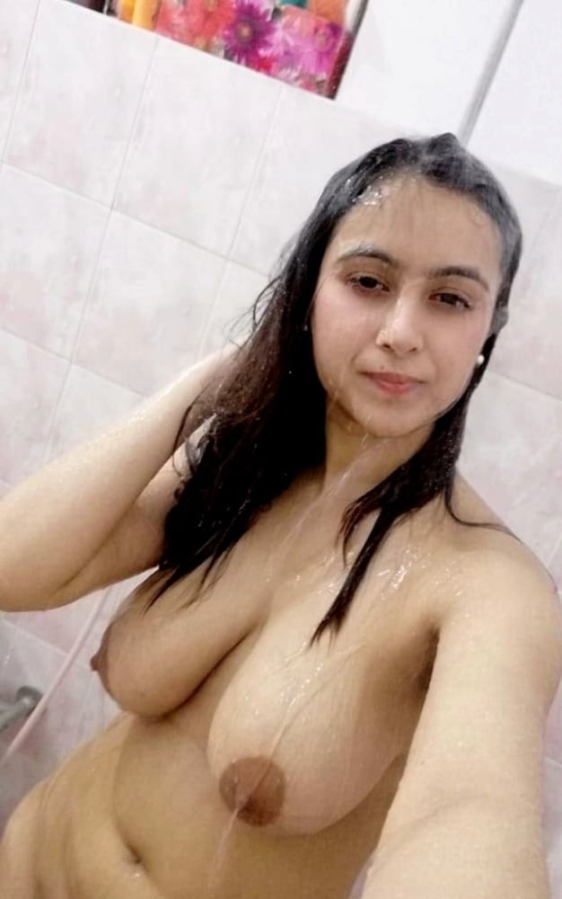 Desi Girls - 100 Photos 