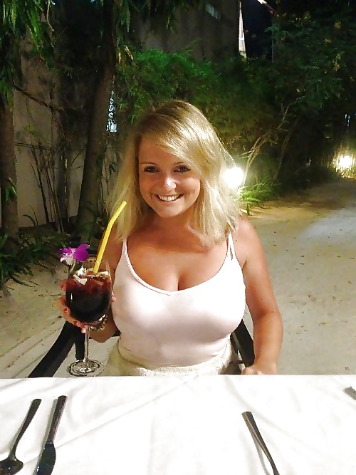 XXX great cleavages beaux decolletes