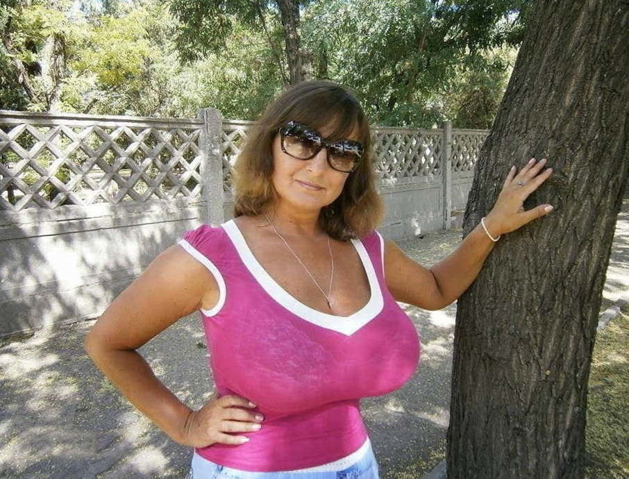 Gorgeous and Busty Mature Ladies 46 - 32 Photos 
