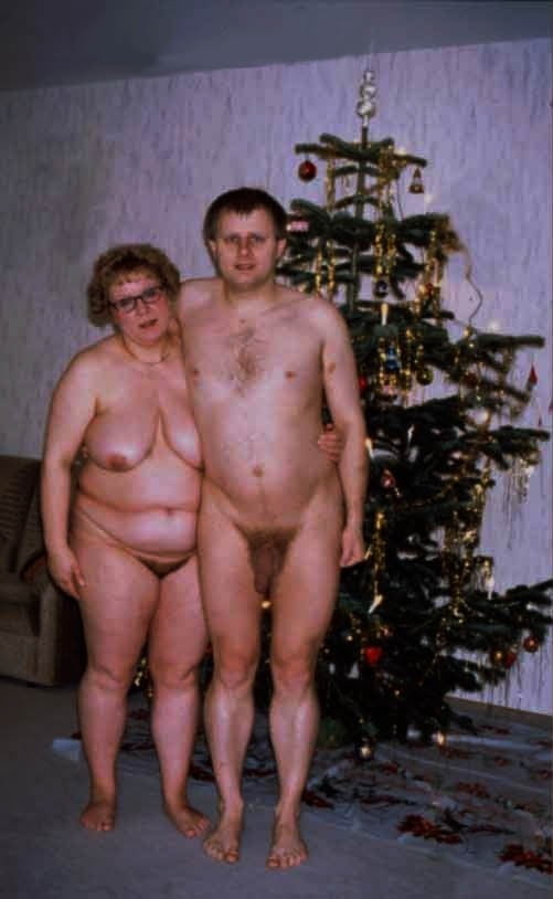 COUPLES NAKED AT CHRISTMAS - 24 Photos 