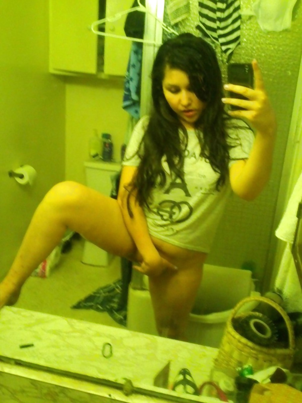 XXX Young Latina Milf SelfShot