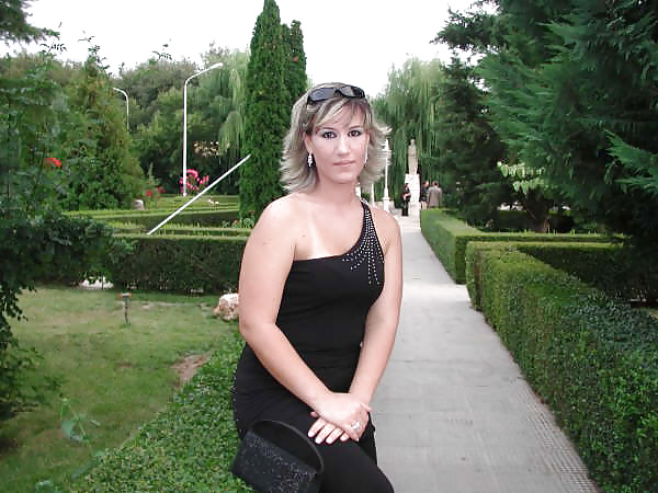 XXX Submit your Girlfriend 60