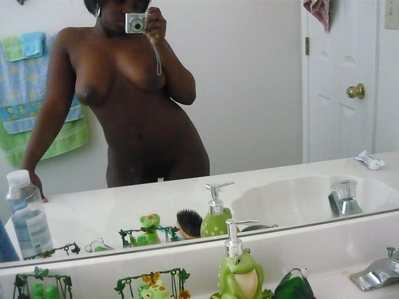 XXX BLACK AMATEUR GIRLS - SELF PICS XIII