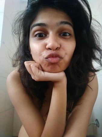 indian cute teen saloni nude         