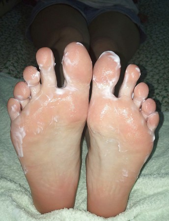 Antonia's sexy feet (part 2)