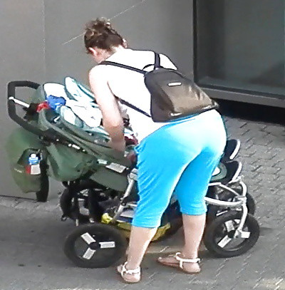 candid bbw mom with round bums