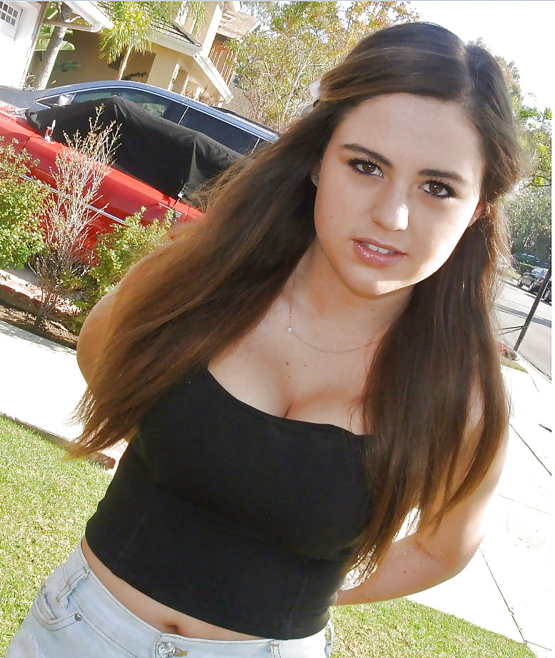 XXX Hot chicks in tank tops