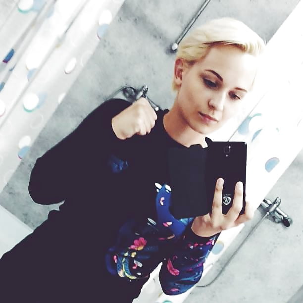 XXX Facebook short haired hotties P3