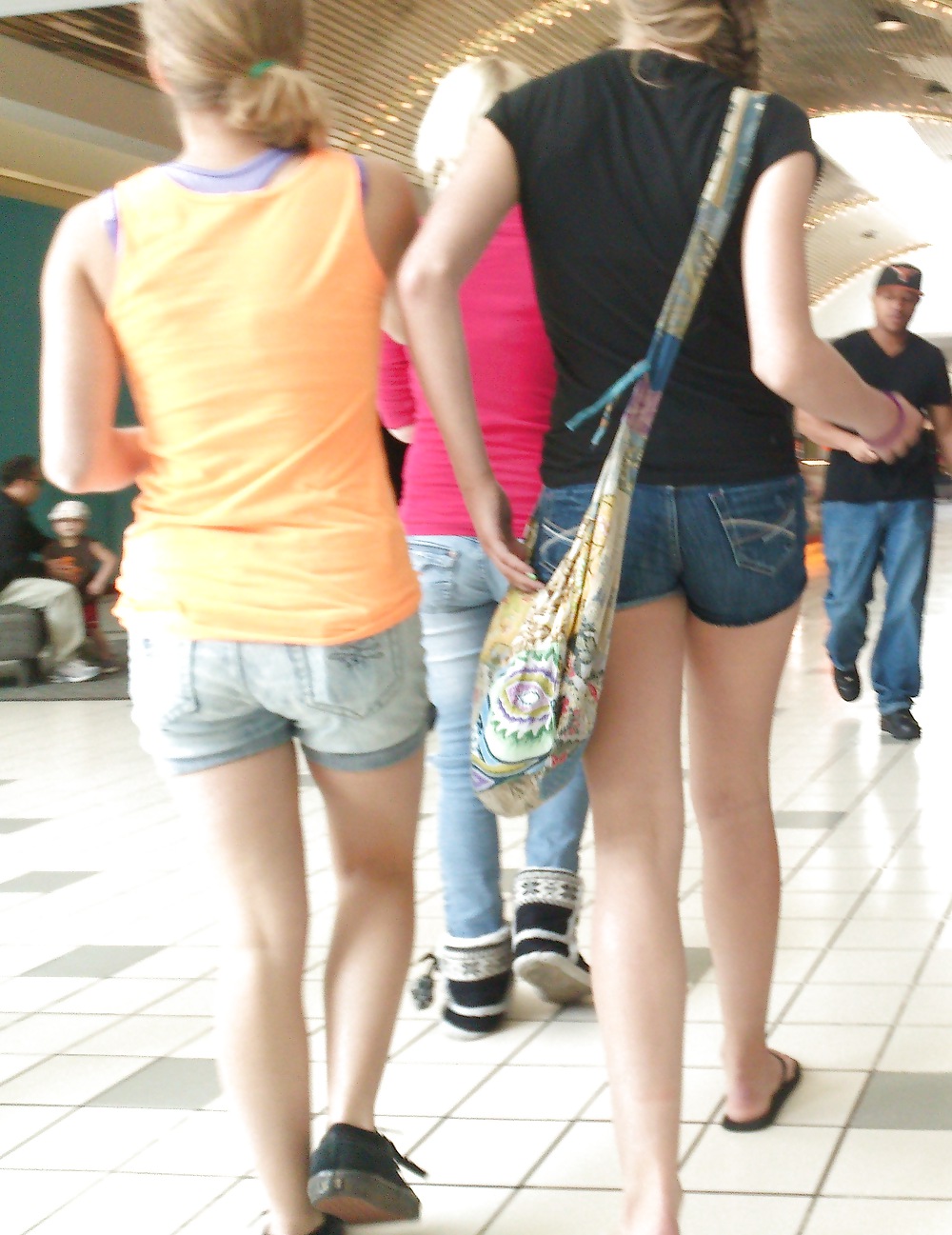 XXX Voyeur Pics 11 - More Mall Chicks