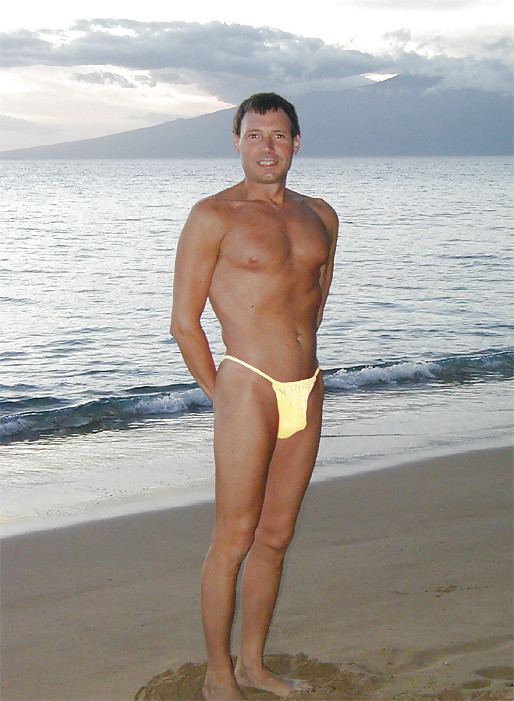 XXX Maui beach bikini picrtures