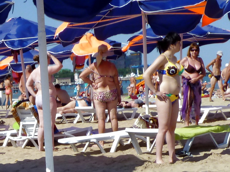 XXX Russians Mature Grannies on the beach! Amateur mix!