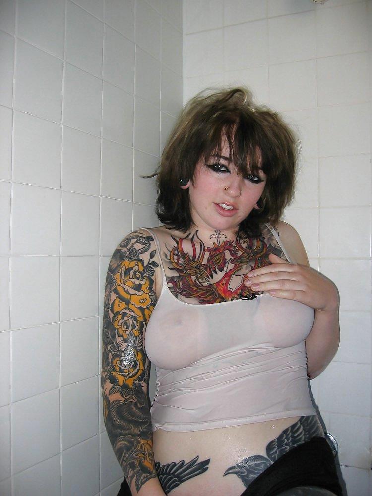 XXX TATTOOED & BUSTY - DAHLIA