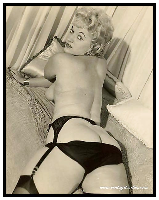 XXX LUSTY SEXY Vintage LADIES in Stockings   STF