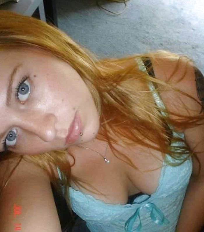 XXX Some Amateur Young Chicks  selfshots