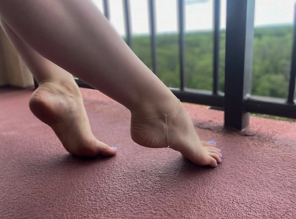 More Instagram Feet Photos (Milf, Foot, barefoot, Heels) - 233 Photos 