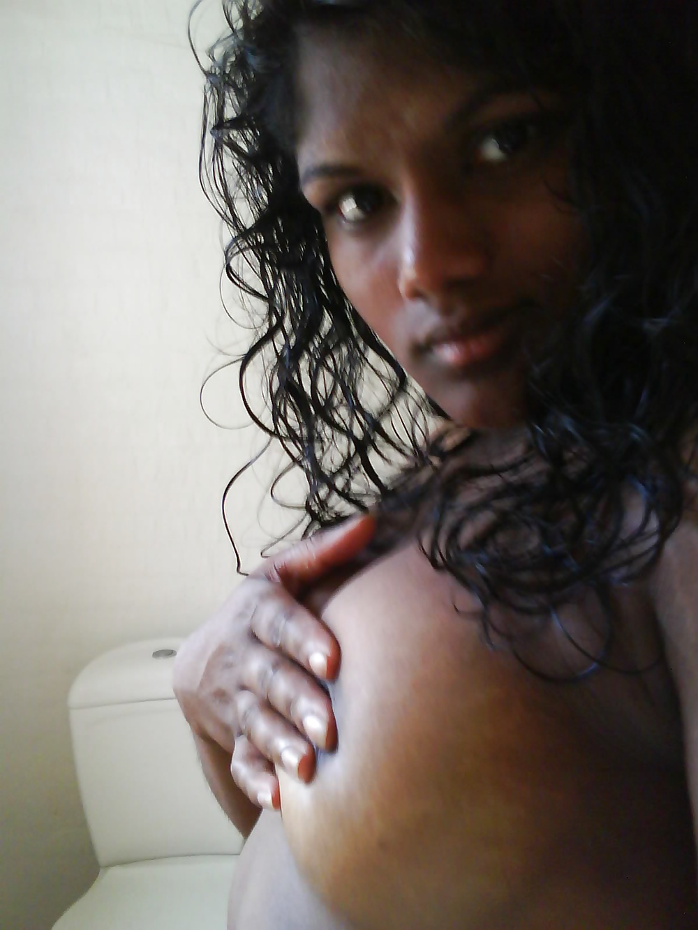 XXX Busty indian teen selfshots