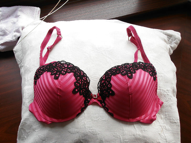 XXX Woman their sell bras on the net 4