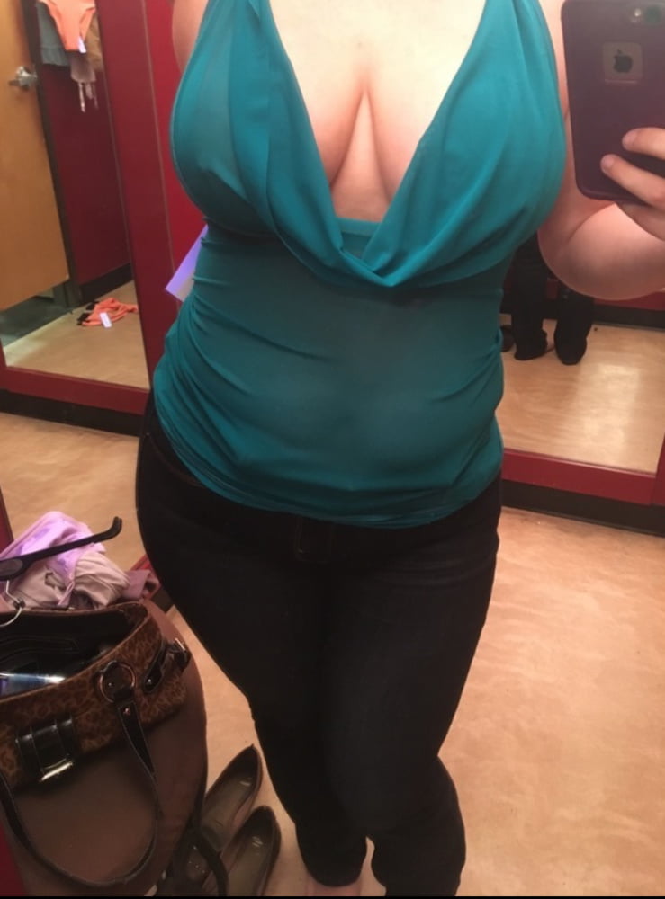 Real elementary school teacher selfies in the fitting room - 18 Photos 