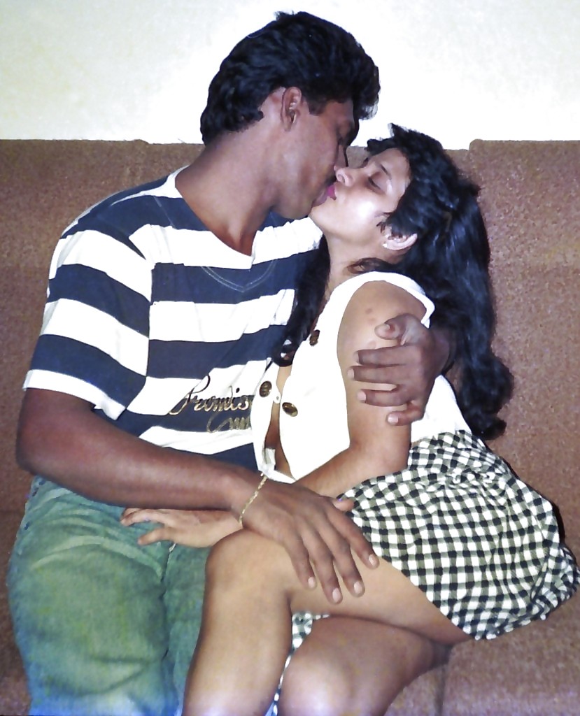 XXX Real kissing indians