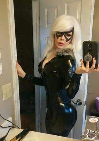 wonderfull girl redhead cosplay busty         