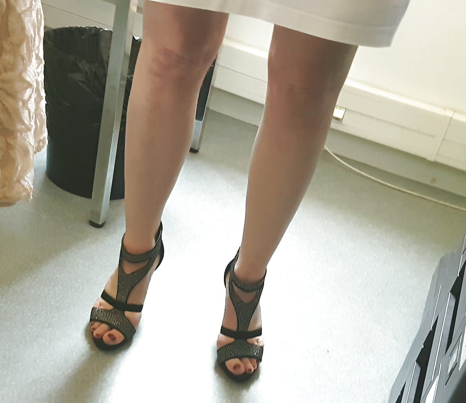 XXX Candid legs and feet