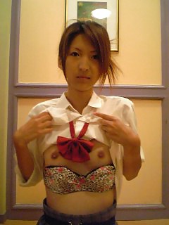 XXX Young japanese girls who love to show 4