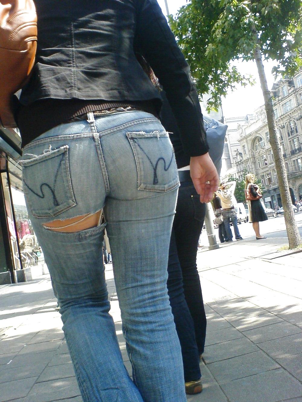 XXX Beautyful asses in jeans - outdoor