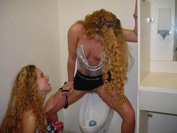 Women Pissing In Men S Urinal Pics Xhamster
