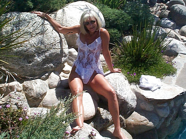 XXX Hot Anne being her Sexy Self Outdoors