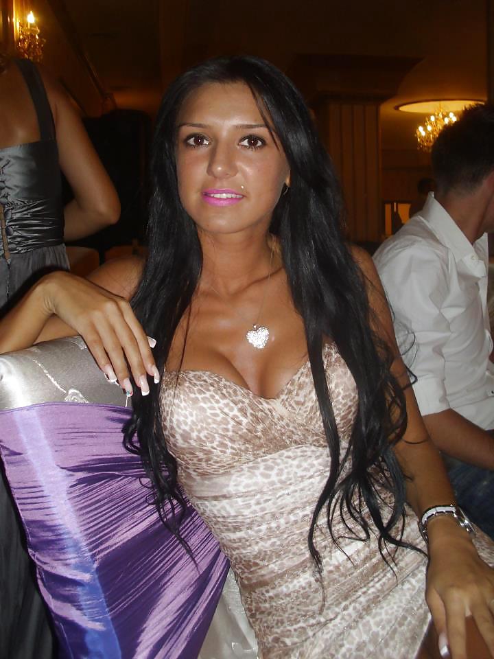 XXX Romanian beauty: Simona