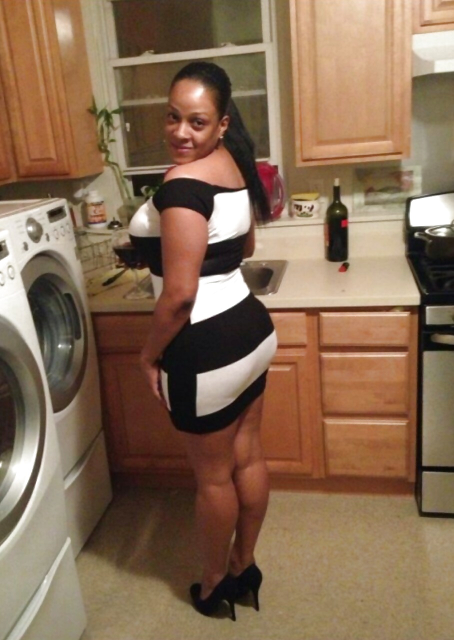 XXX ITS JUST SUMTHIN ABOUT ASS IN THE KITCHEN VOL.101