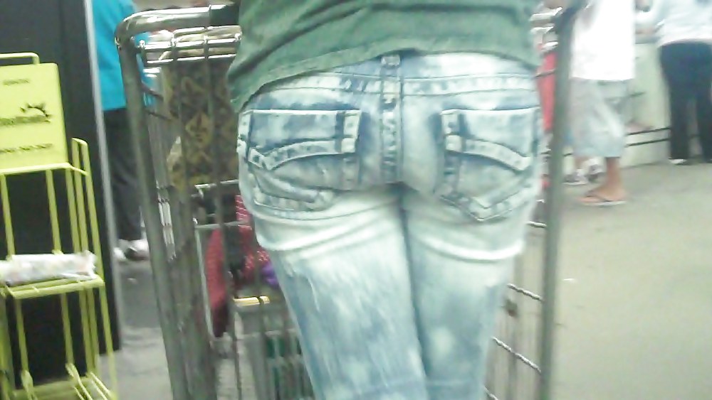 XXX Nice butt in tight ass jeans