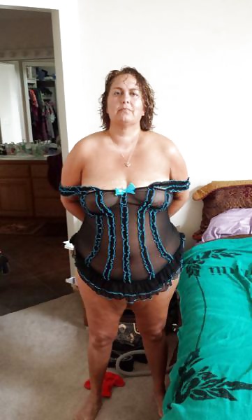 XXX Older Pics Of Jennifer