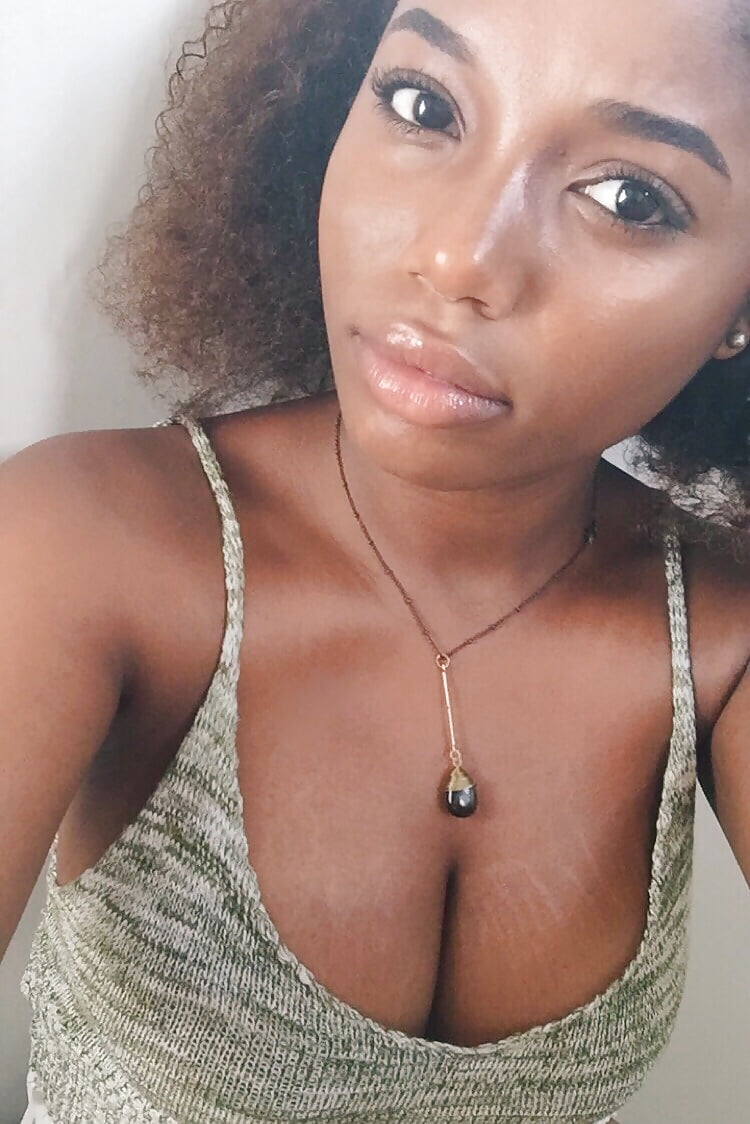 XXX Naked Sluts Selfies 002